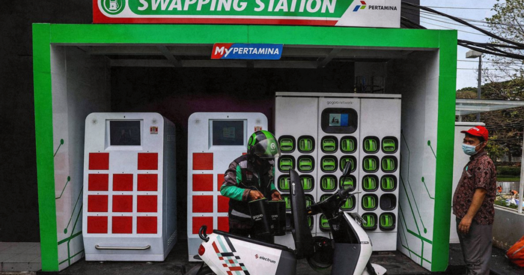 Tempat Pengisian Baterai Motor Listrik